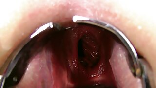 Je prends la bite de sextape africain mon copain dans mes mains et me masturbe doucement