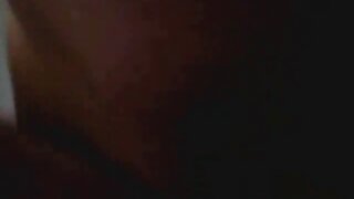L'homme a demandé au Père Noël de lui laisser une sextape africain jeune prostituée élancée en talons hauts sous le sapin de Noël