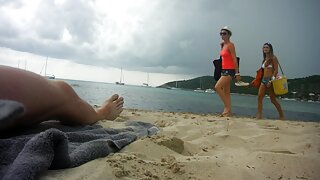Après le sexe oral, il pénètre sa copine par derrière en position cancer à la première personne videos pornos africaines