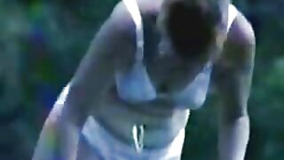 Brutalement fessée par une sexe vidéo africaine grosse grosse bite blanche maman avec des tatouages sur le dos