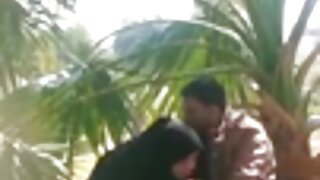 Un homme a posté une pormoafricaine vidéo de son ex-petite amie en train de s'embrasser sur Internet.